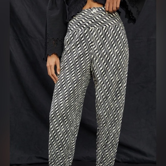 Anthropologie Printed straight leg trouser pants Size 6 - Picture 3 of 17